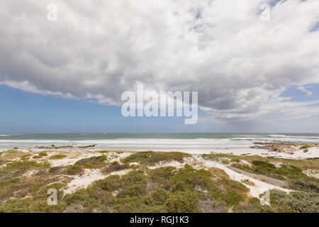 Schönen Strand an einem bewölkten Tag Stockfoto