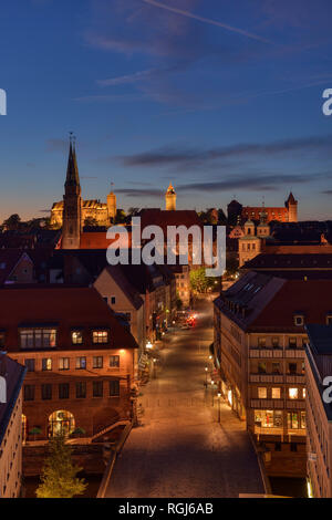 Skyline von Nürnberg bei Sonnenuntergang, Bayern, Mittelfranken, Deutschland Stockfoto