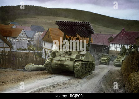 4,5-Zoll mehrere Raketenwerfer T34 montiert auf mittlerer Panzer, Central Europe Kampagne, die Alliierte Invasion von Deutschland, 1945 Stockfoto