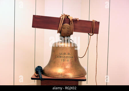 Die Glocke von der USS Arizona erholten sich von Pearl Harbor, der jetzt an der Universität von Arizona in Tucson Stockfoto