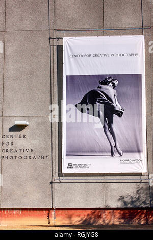 Plakat werbung eine Ausstellung von Richard Avedon am Zentrum für kreative Fotografie auf dem Campus der Universität von Arizona in Tucson AZ Stockfoto