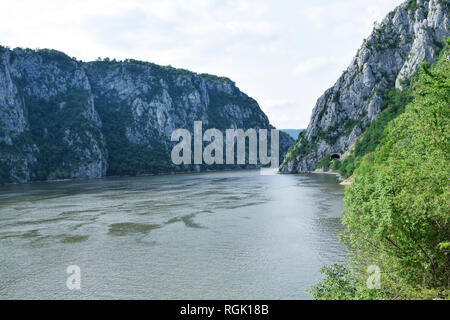 Eisernes Tor auf dunabe River. Djerdap Nationalpark. Serbien - Rumänien Grenze. Stockfoto