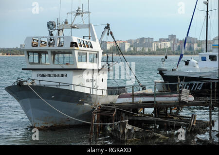 BG 114 Patrouillenboot der Ukrainischen Sea Guard in Kazantypskyi staatliche Naturreservat am Kap in der Nähe von Mysovoye Kazantyp, Krim, Ukraine. 4. Oktober 2008 © WOJ Stockfoto