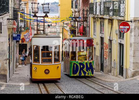 Bica Standseilbahn Straßenbahn in Lissabon, Portugal Stockfoto