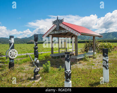 Denkmal für 1865 Te Tarata Schlacht, und die anschließende Einziehung von Te Whakatohea raupatu Land, Opotiki, Bay of Plenty, Neuseeland Stockfoto