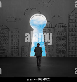 Auf dem Weg zum wichtigsten Form Tür mit blauem Himmel außerhalb Stockfoto