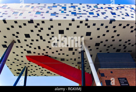 Die scharfe Zentrum für Design eine preisgekrönte Erweiterung OCAD Universität, Grange Park, Toronto, Ontario, Kanada Stockfoto