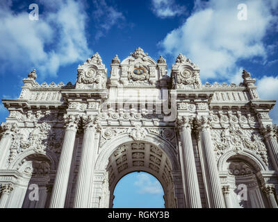 Haupttore der Dolmabahçe-Palast. Istanbul, Türkei Stockfoto