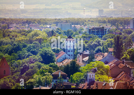 Malerische Aussicht auf Basel Stadt mit St. Alban Tor Stockfoto