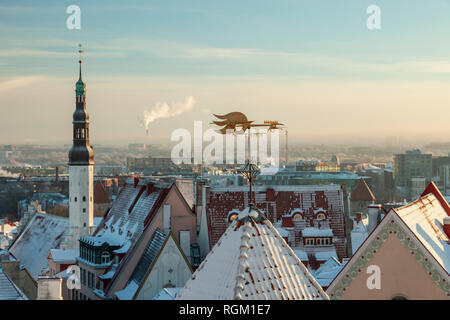 Wintermorgen in Tallinn, Altstadt, Estland. Stockfoto