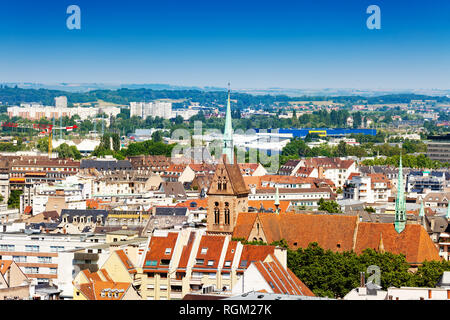 Kleine Kirche in Straßburg Areal Blick über die Vororte Stockfoto