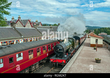 Great Western Dampfmaschine Nr. 3440 Stadt Truro ziehen einen Zug auf der Strathspey Railway Boot von Bahnhof Zoo in Strathspey Highland Schottland Großbritannien Stockfoto