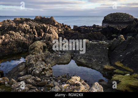 Felsformationen an Scarlett, Castletown, von der Insel Man Stockfoto