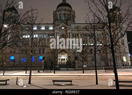 Liverpool, Großbritannien. 30. Januar 2019. Schwer fällt Schnee auf den Straßen von Liverpool UK. Credit: Ken Biggs/Alamy Leben Nachrichten. Stockfoto