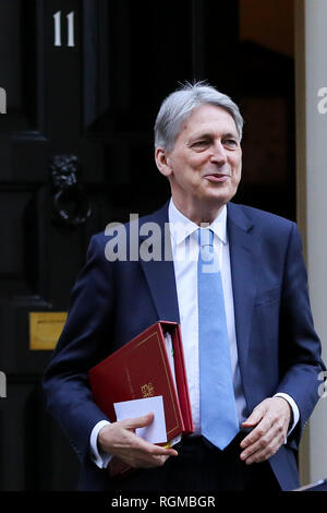 Downing Street, London, UK 30 Jan 2019 - Philip Hammond - Bundeskanzler fährt von Nummer 11 Downing Street im Unterhaus zu Besuchen des Ministerpräsidenten Fragen (PMQs). Credit: Dinendra Haria/Alamy leben Nachrichten Stockfoto