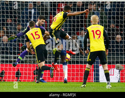 London, Großbritannien. 30 Jan, 2019. Die watford Craig Cathcart Kerben während während der Englischen Premier League zwischen den Tottenham Hotspur und Watford im Wembley Stadion, London, England am 30 Jan 2019 Credit: Aktion Foto Sport/Alamy leben Nachrichten Stockfoto