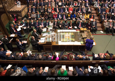 London, Großbritannien. 30 Jan, 2019. Foto auf Jan. 30, 2019 zeigt eine allgemeine Ansicht des britischen Premierministers Theresa können Fragen des Ministerpräsidenten an im Unterhaus in London, Großbritannien. Mehrere Optionen für Brexit noch eine Möglichkeit nach Theresa können bestehen bleiben, war die Unterstützung des House of Commons ihr Rückzug der Europäischen Union Abkommen neu zu verhandeln. Credit: Britisches Parlament/Mark Duffy/Xinhua/Alamy leben Nachrichten Stockfoto