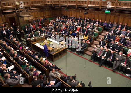 London, Großbritannien. 30 Jan, 2019. Foto auf Jan. 30, 2019 zeigt eine allgemeine Ansicht des britischen Premierministers Theresa können Fragen des Ministerpräsidenten an im Unterhaus in London, Großbritannien. Mehrere Optionen für Brexit noch eine Möglichkeit nach Theresa können bestehen bleiben, war die Unterstützung des House of Commons ihr Rückzug der Europäischen Union Abkommen neu zu verhandeln. Credit: Britisches Parlament/Mark Duffy/Xinhua/Alamy leben Nachrichten Stockfoto