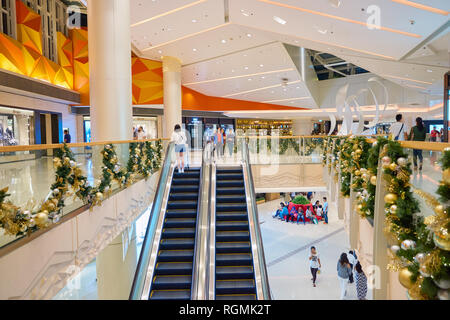 Hongkong - ca. November 2016: Innerhalb der Elemente Shopping Mall. Elemente ist ein großes Einkaufszentrum am 1 Austin Road, Tsim Sha Tsui, K entfernt Stockfoto