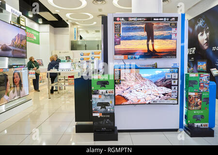 Hongkong - ca. November 2016: in einem Elektronikgeschäft in Hongkong. Stockfoto