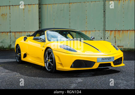 Ferrari F430 Scuderia Spider 16M V 8. Nur 499 Autos wurden erbaut und 2009 verkauft Ferrari's 16. F1 Konstrukteurs-WM im Jahr 2008 zu gedenken. Stockfoto