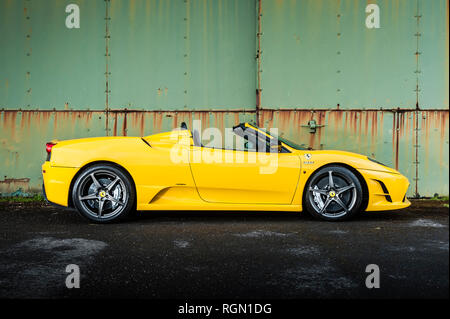 Ferrari F430 Scuderia Spider 16M V 8. Nur 499 Autos wurden erbaut und 2009 verkauft Ferrari's 16. F1 Konstrukteurs-WM im Jahr 2008 zu gedenken. Stockfoto