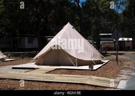 Glamping Zelt, Point Lookout, North Stradbroke Island, Queensland, Australien Stockfoto