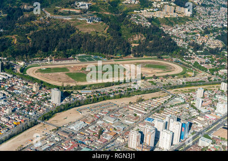 Valparaiso Sporting (ehemals Valparaiso Sporting Club bekannt), allgemein bekannt als die Sportlichen, ist ein Reinrassiges flachbild Horse Race Track in Viña del Stockfoto