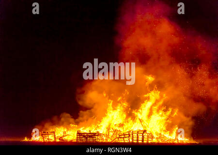 Großbritannien, Schottland, East Lothian, Aberlady, Lagerfeuer und Feuerwerk Stockfoto