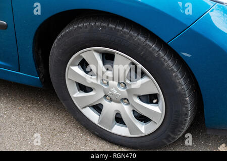 Peugeot 207 Auto Rad, Reifen und Radzierblenden Stockfoto