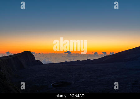 Reunion, Nationalpark, Shield Vulkan Piton de la Fournaise, Ansicht von Pas de Bellecombe, sunrise Stockfoto