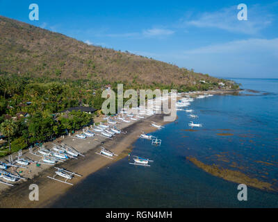 Indonesien, Bali, Amed, Luftaufnahme von lipah Strand Stockfoto