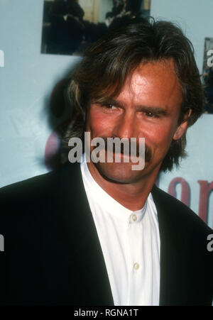 WESTWOOD, CA - 29. NOVEMBER: Schauspieler Richard Dean Anderson besucht Gramercy Pictures'' eine gefährliche Frau" Premiere am 29 November, 1993 bei Mann Regent Theatre in Westwood, Kalifornien. Foto von Barry King/Alamy Stock Foto Stockfoto