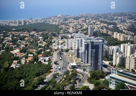 Wanderung zum Stella Maris in Haifa im Frühjahr-blumig Pfad und heilige Familie Kapelle auf dem Gipfel des Berges Karmel Stockfoto