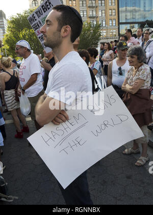 Rally zur Unterstützung Israels und verfolgte religiöse Minderheiten unter dem Islam am Union Square in New York City, 17. August 2014. Stockfoto