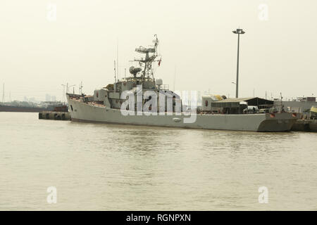 Vietnamesische Schiff der Marine während der Wartung Stockfoto