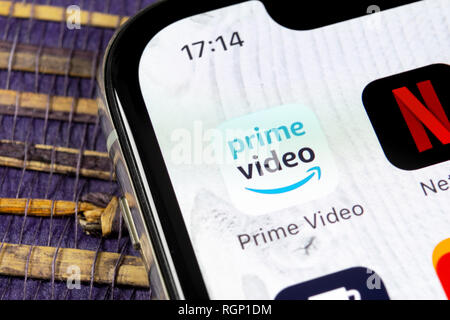 Sankt-Petersburg, Russland, Dezember 5, 2018: Amazon Prime Video Symbol auf Apple iPhone X-close-up. Amazon PrimeVideo App Symbol. Amazon Stockfoto