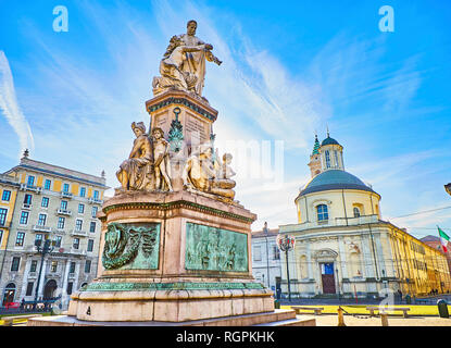 Camillo Benso Graf von Cavour, Denkmal auf der Piazza Carlo Emanuele II Square, auch bekannt als Piazza Carlina. Turin, Piemont, Italien. Stockfoto