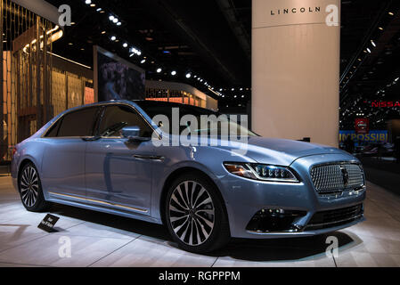 DETROIT, MI/USA - Januar 15, 2019: 80-jähriges Bestehen Lincoln Continental, Zentrum - Türen öffnen, auf der North American International Auto Show (NAIAS). Stockfoto