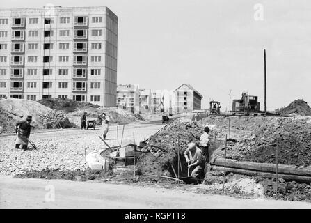 Wohnungsbau, Erste Plattenbauten, 1962, Hans-Beimler-Straße, Leipzig, Sachsen, DDR, Deutschland Stockfoto