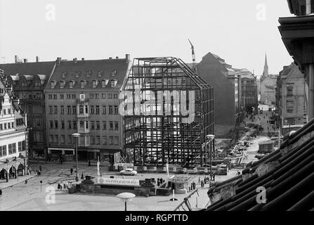 Stahlbau für die neue Ausstellung Gebäude, 1962, Markt, Leipzig, Sachsen, DDR, Deutschland Stockfoto