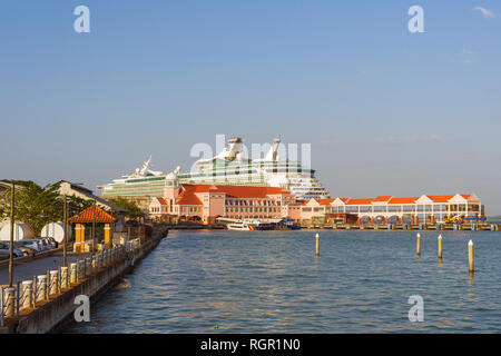 Swettenham Pier an Schweißnaht Quay eine der wichtigsten Eintrag für touristische nach Penang kommen von Kreuzfahrtschiff befindet. George Town, Penang, Malaysia Stockfoto