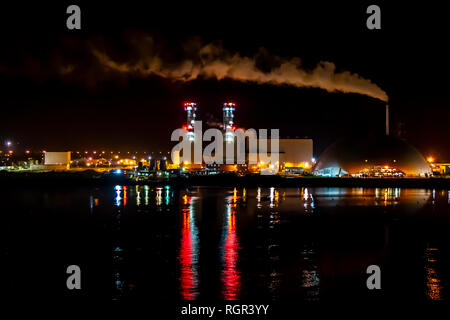 Der veoila Marchwood Energie-aus-Abfall, Southampton, Hampshire. Diese Pflanze kann 165.000 Tonnen Hausmüll schwarze Tasche brennen Abfälle pro Jahr pro Stockfoto