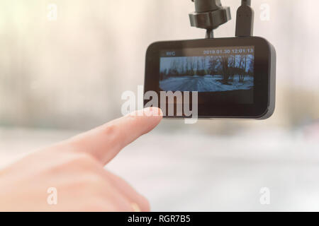 Dashboard Kamera, um kontinuierlich einen Blick durch die Windschutzscheibe aufzeichnen Stockfoto