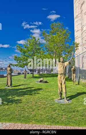 Bronze carving, irische Einwanderer aus dem Jahr 1847 Große Hungersnot, Irland Park, Toronto, Ontario, Kanada Stockfoto