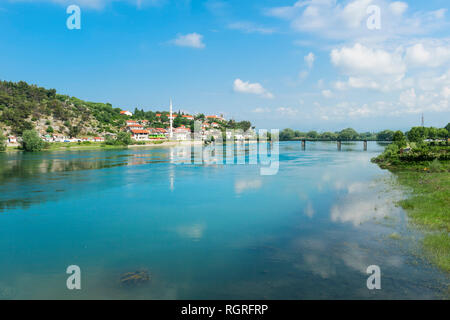 Shkodra Stadt und Fluss Bojana von Rozafa schloss, Shkodra, Albanien Stockfoto