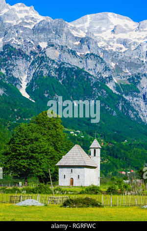 Katholische Kirche, Thethi Dorf Thethi Tal, Albanien Stockfoto