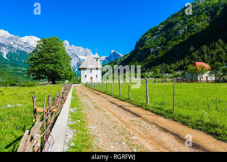 Katholische Kirche, Thethi Dorf Thethi Tal, Albanien Stockfoto