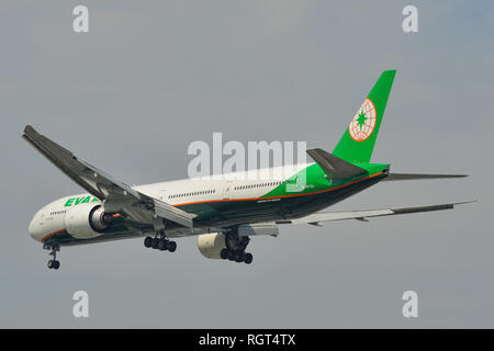Saigon, Vietnam - Jan 26, 2019. Eine Boeing 777-300ER Flugzeug von Eva Air Landung am Flughafen Tan Son Nhat (SGN) in Saigon (Ho Chi Minh), Vietnam. Stockfoto