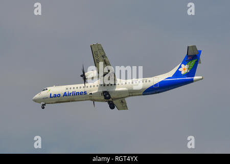 Saigon, Vietnam - Jan 26, 2019. Eine ATR 72-500 Flugzeug von Lao Airlines Landung am Flughafen Tan Son Nhat (SGN) in Saigon (Ho Chi Minh), Vietnam. Stockfoto